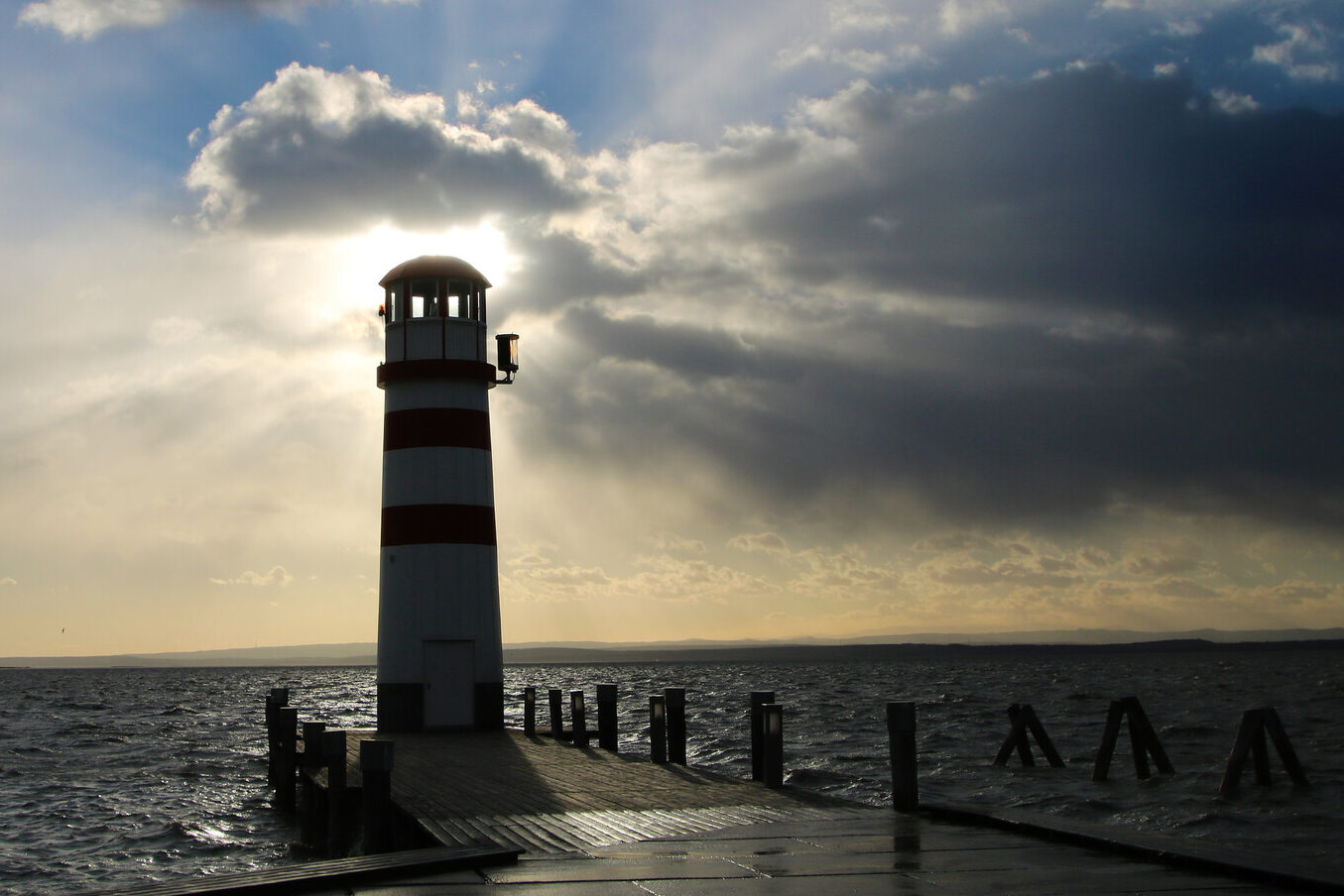 Wetterstimmung mit Leuchtturm